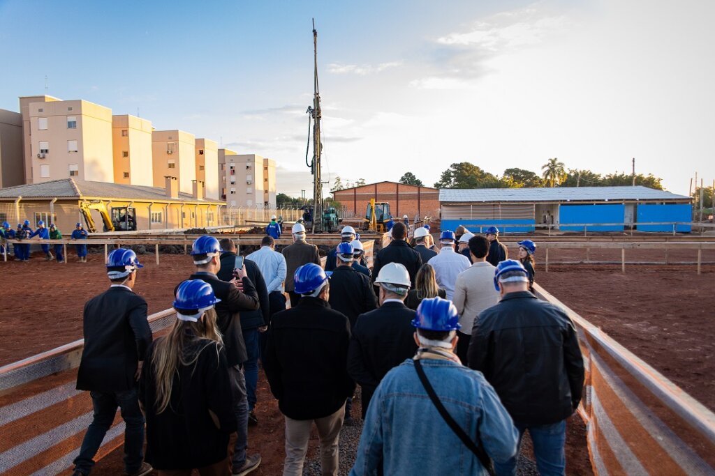 Obras do Residencial Quero-Quero em Canoas recebem visita do Governo Federal