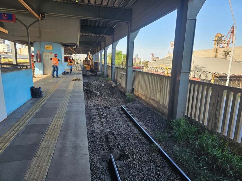 Trensurb apresenta balanço de renovação de 12 km de via férrea entre Porto Alegre e Canoas após enchente