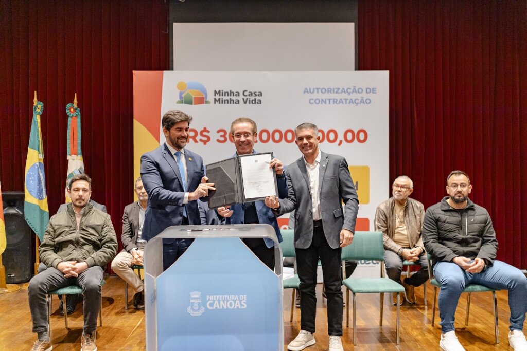 Canoas anuncia construção de 1,5 mil moradias populares para afetados pela enchente
