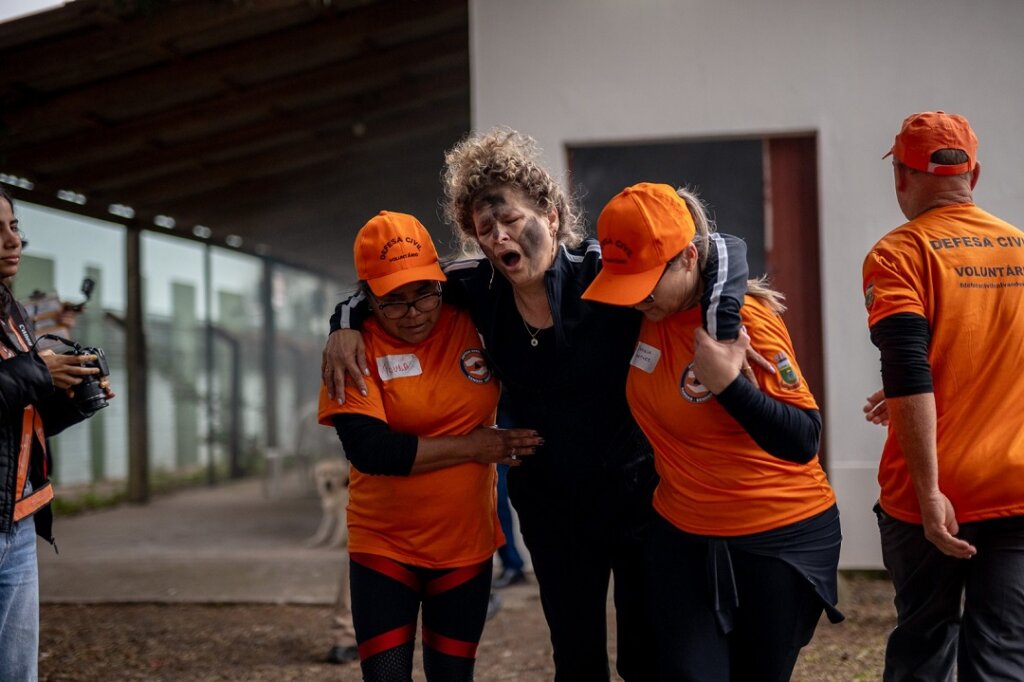Defesa Civil de Canoas inaugura núcleo de voluntários e realiza simulação de emergência