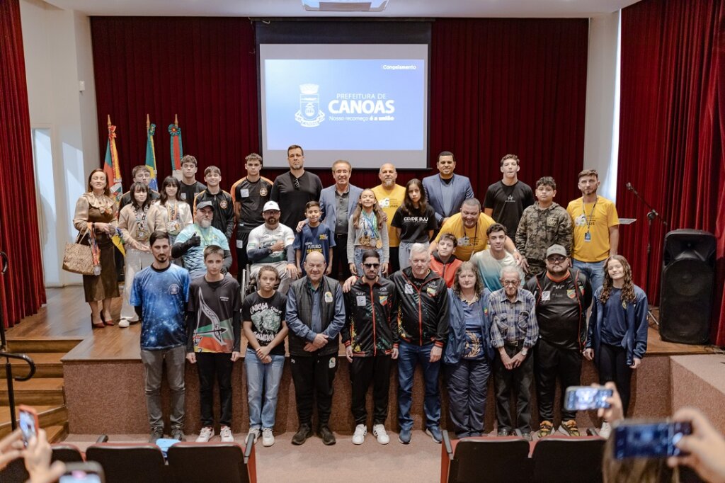 Realizado ato de assinatura dos termos de compromisso do Auxílio Esportivo 2025 a promessas canoneses