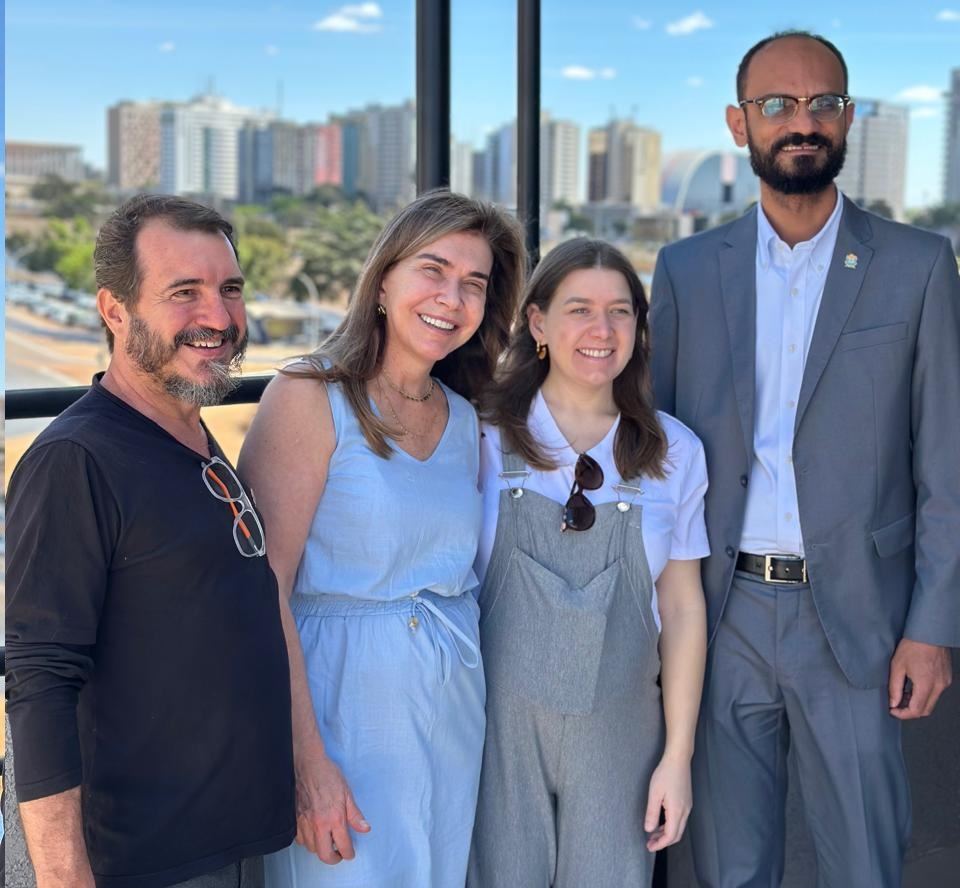 Canoas visita a Federação Nacional das Apaes em Brasília