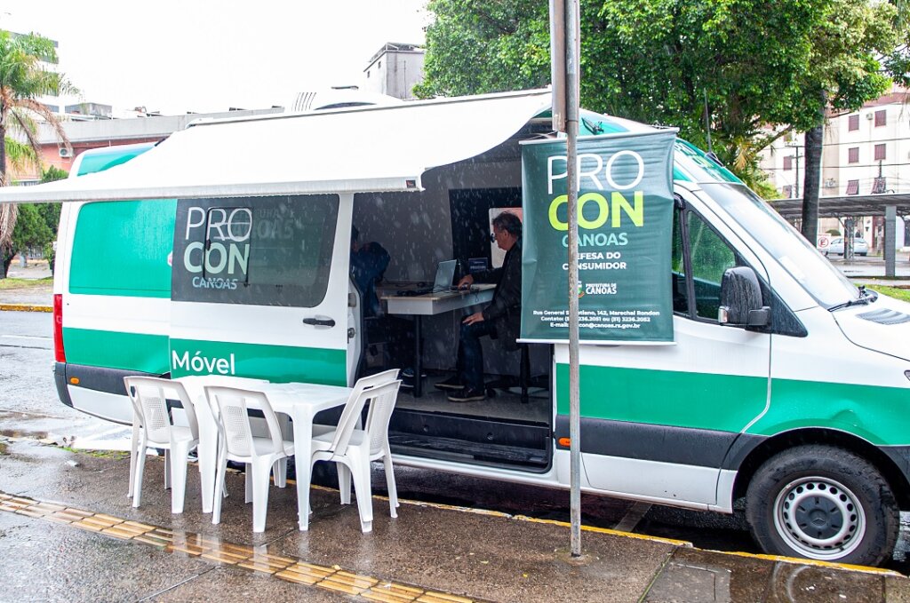 Unidade móvel do Procon atende canoenses em frente ao Canoasprev até sexta-feir, 8