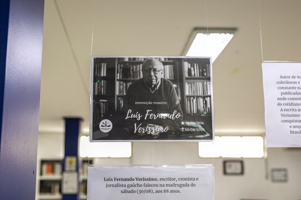 Biblioteca Municipal de Canoas homenageia Luis Fernando Verissimo com exposição literária