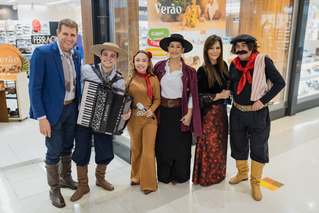 Canoas recebe ação da campanha Ganha-Ganha Farroupilha com presença de artistas tradicionalistas