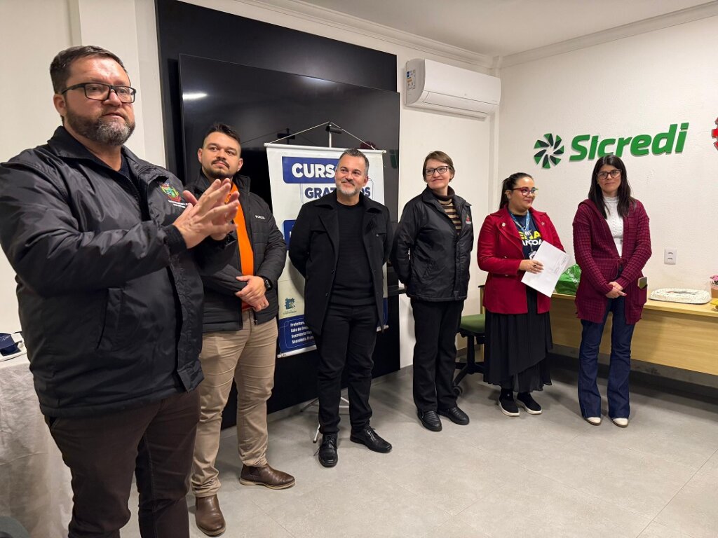 Formandos do Qualifica RS recebem certificados em cerimônia de encerramento da Prefeitura de Nova Santa Rita
