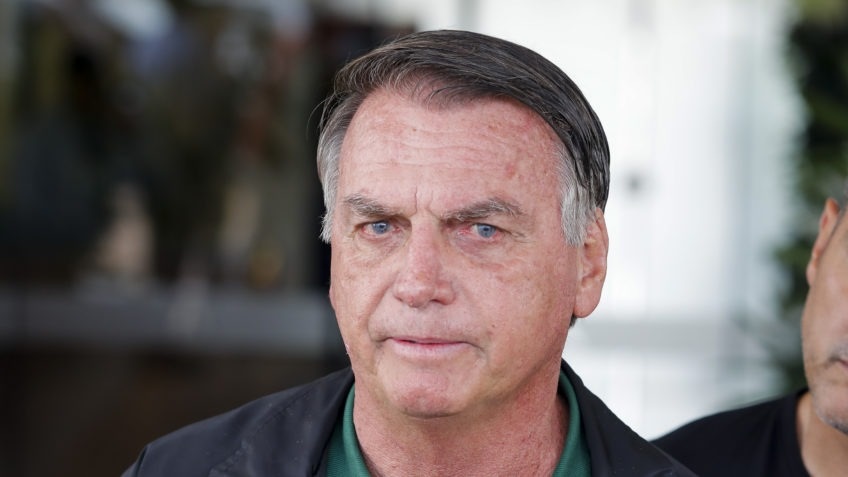 STF define pena de 27 anos e três meses para Jair Bolsonaro em processo sobre trama golpista