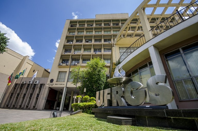 UFRGS abre inscrições para Concurso Público com salários até  R$ 8.692,32