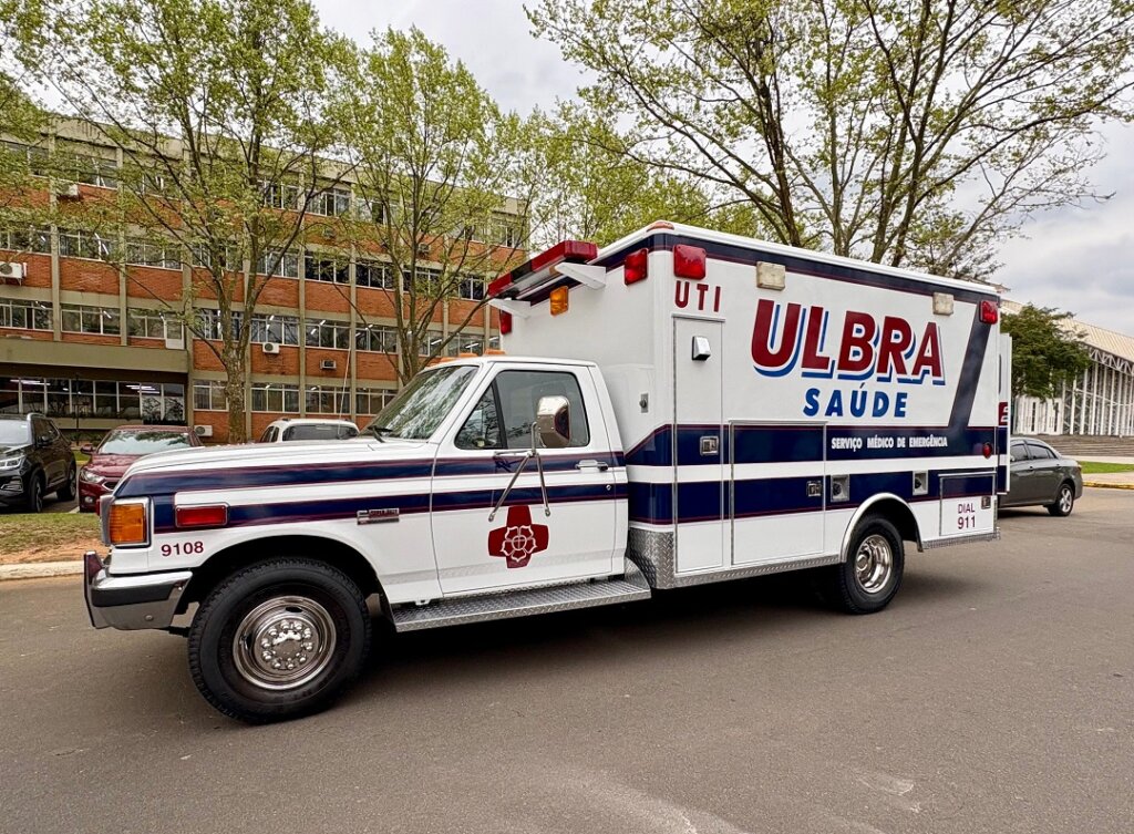 Ulbra recupera ambulância histórica para práticas do curso de Medicina