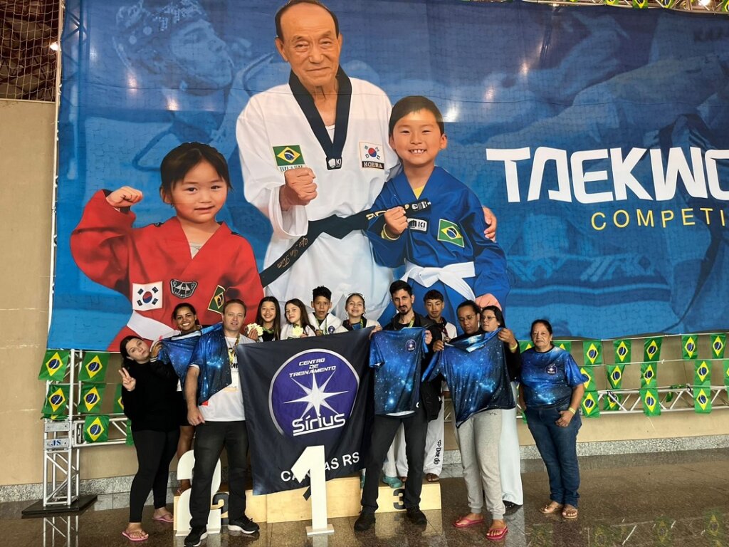 Atletas de Canoas conquistam ouro no Mundial e na Copa América de Taekwondo