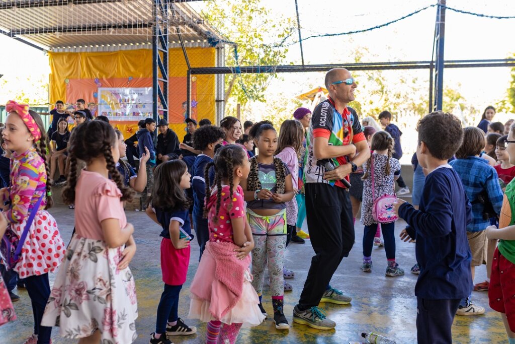 EMEF Jacob Longoni celebra Semana da Criança com o Dia do Brega nesta quinta