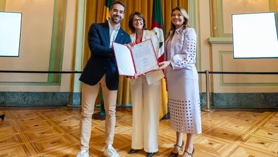 Fábia Richter toma posse como primeira secretária da Mulher do Estado