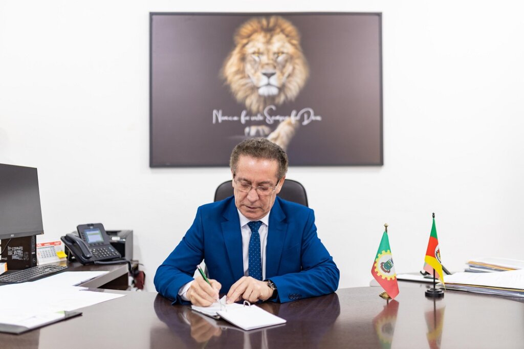 Prefeito Airton Souza é convidado por embaixada dos Emirados Árabes para participar de cúpula internacional